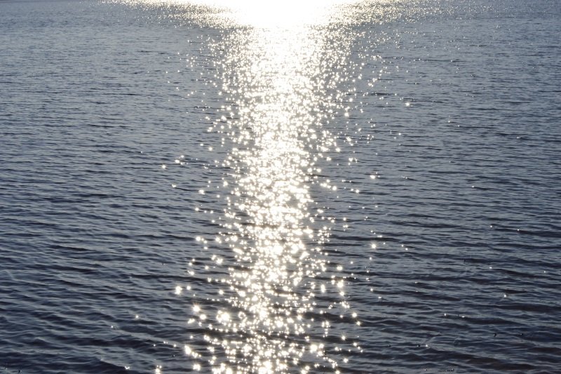 Solsken över sjö